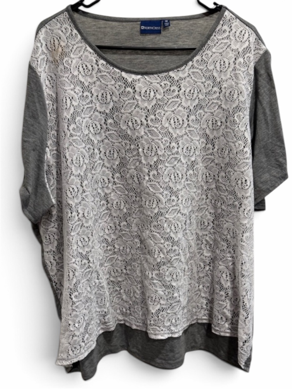 Northcrest Size 3X Gray and White Lace Short Sleeve Top